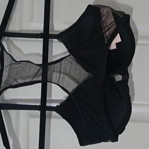 Victoria Secret  Black Lace Push-Up Bra 32C